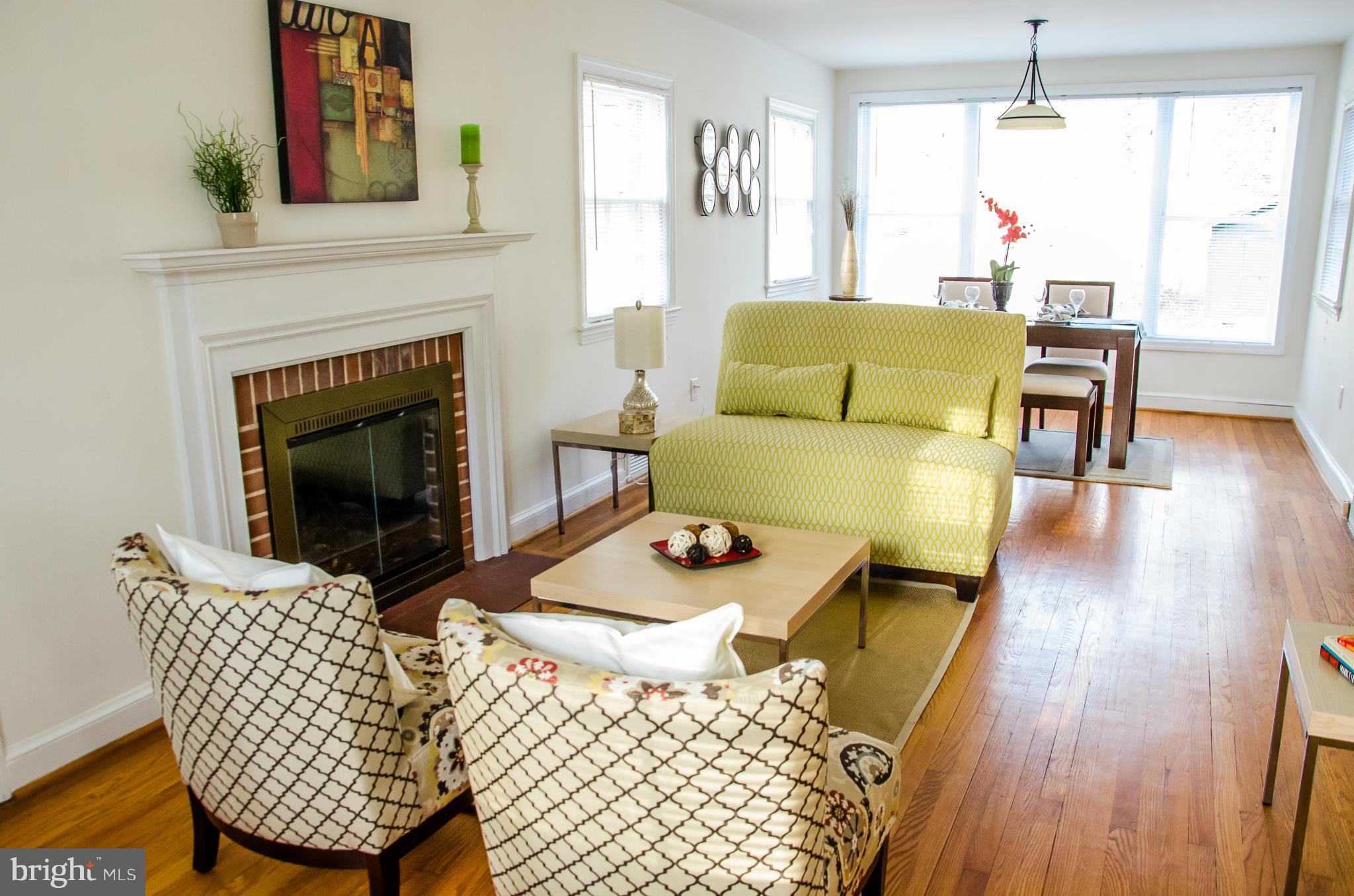 10435 Edgewood Avenue Silver Spring, MD 20901 - Photo 4 of 30 Living Room