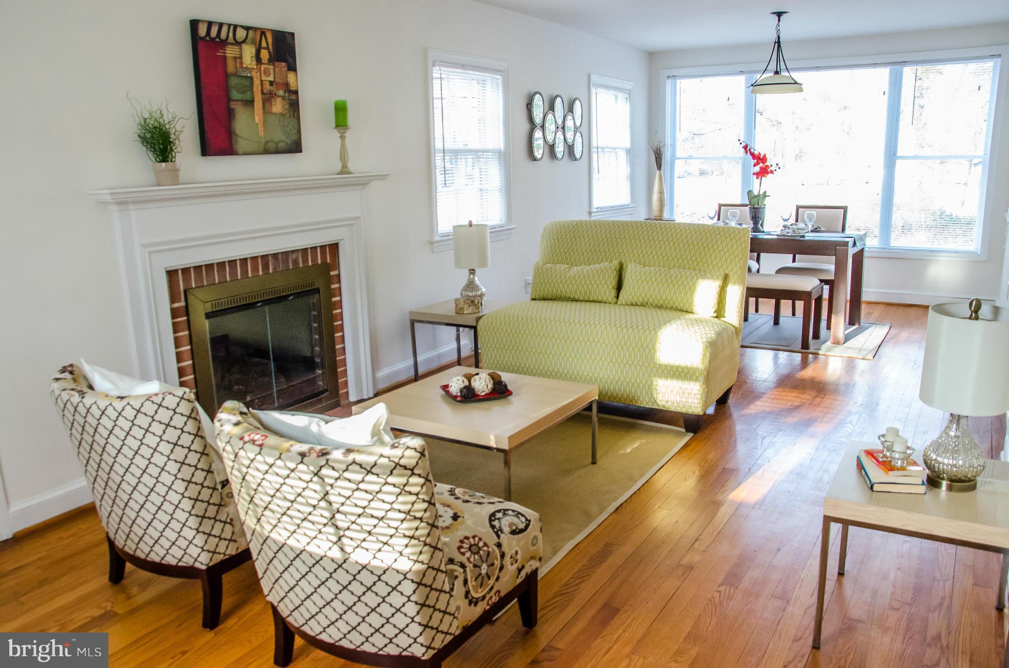 10435 Edgewood Avenue Silver Spring, MD 20901 - Photo 5 of 30 Living Room