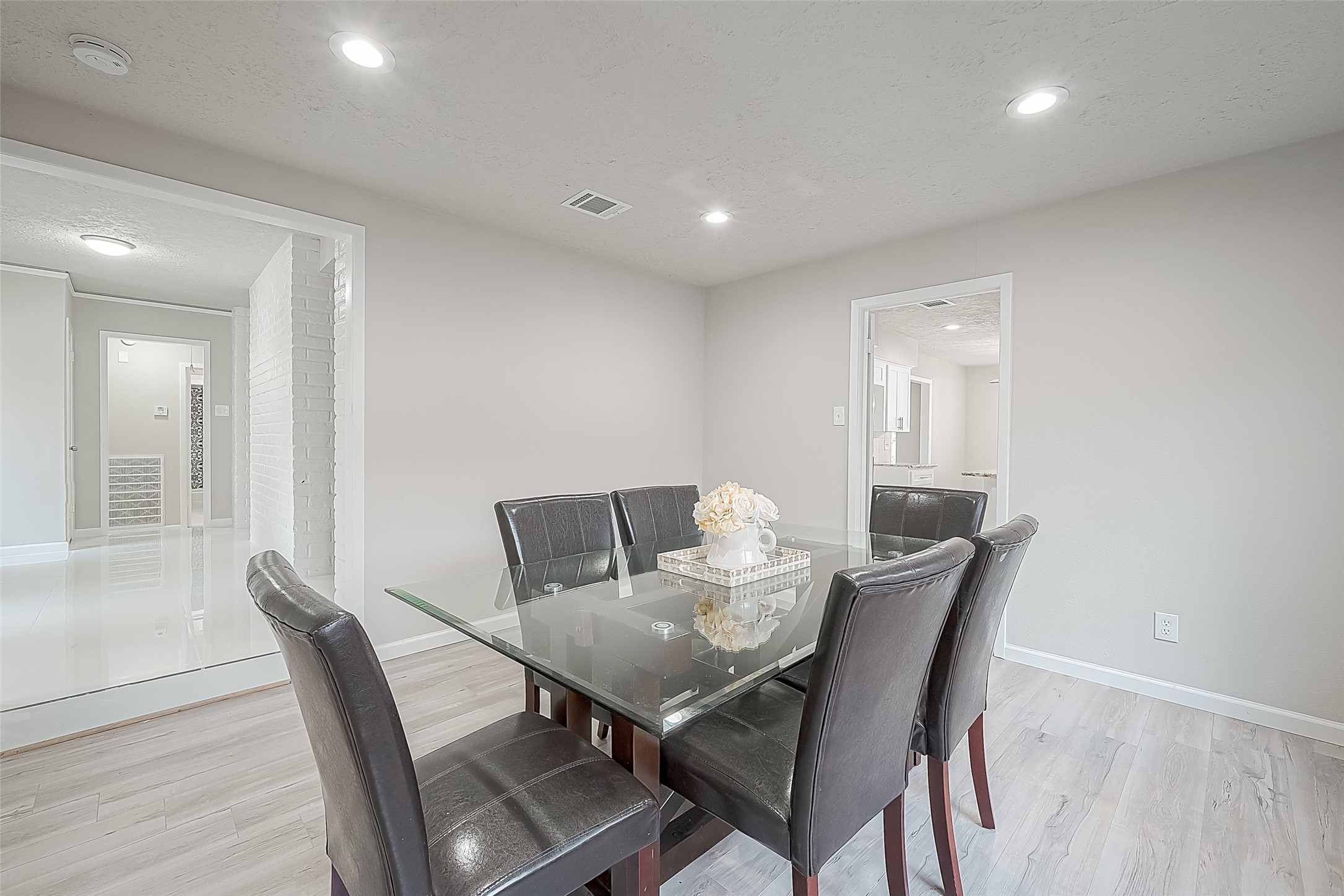 6107 Sanford Road Houston, TX 77096 - Photo 15 of 50