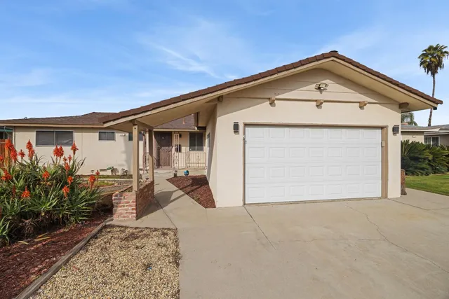 $367,900 | 741 West Holland Avenue, Clovis, CA 93612