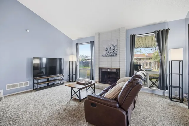 $367,900 | 741 West Holland Avenue, Clovis, CA 93612