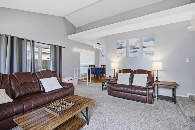 $367,900 | 741 West Holland Avenue, Clovis, CA 93612