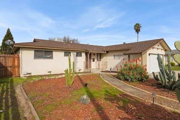 $357,900 | 741 West Holland Avenue, Clovis, CA 93612