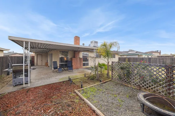 $357,900 | 741 West Holland Avenue, Clovis, CA 93612