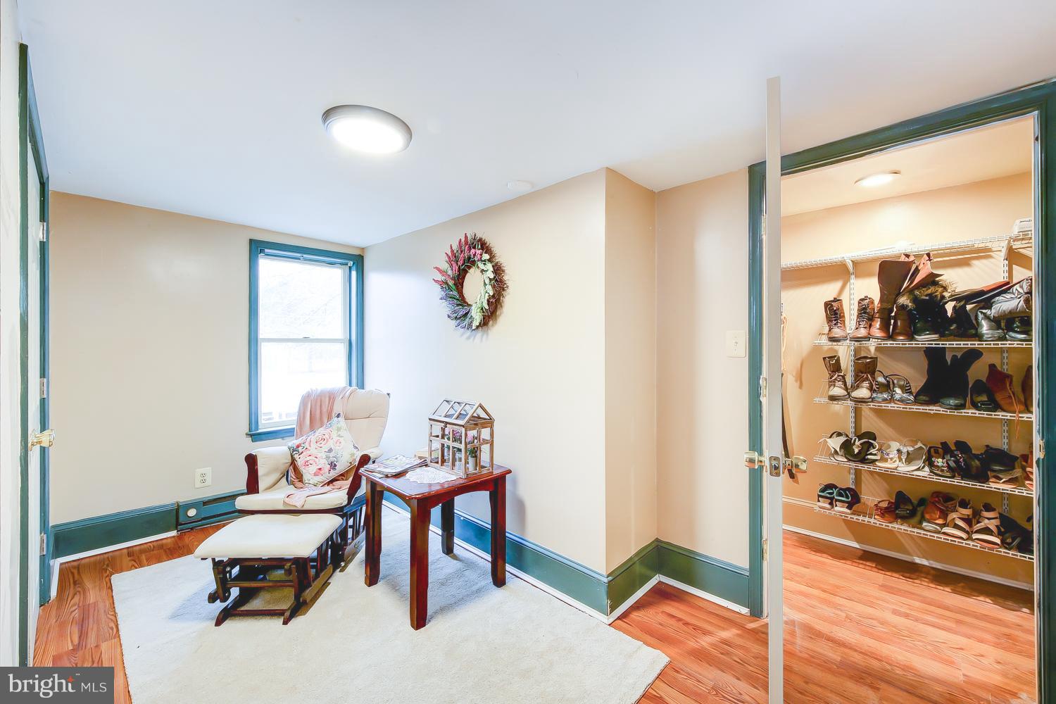 15829 Barnesville Road Boyds, MD 20841 - Photo 15 of 29 Bedroom (Master) sitting room and walk in closet