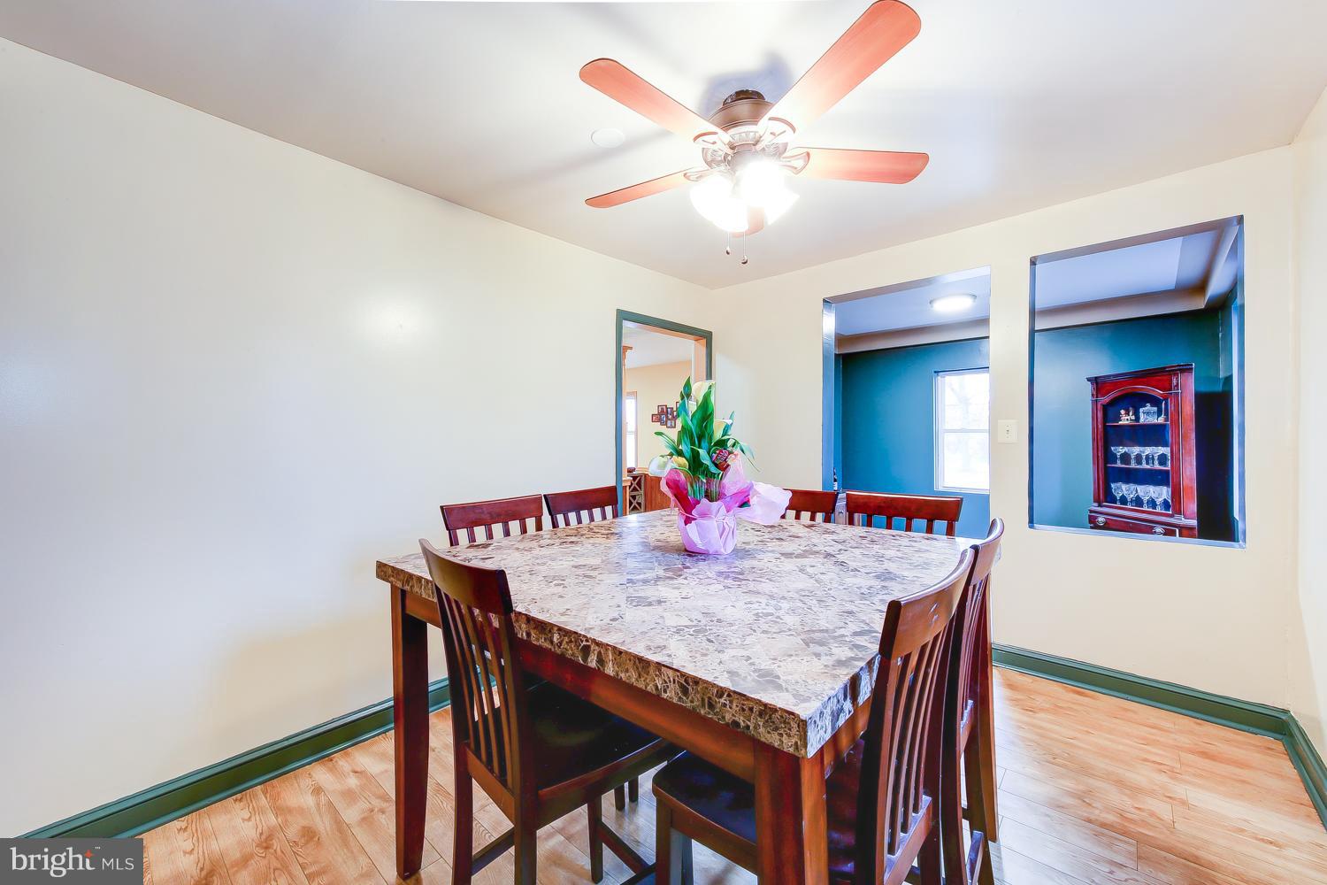 15829 Barnesville Road Boyds, MD 20841 - Photo 6 of 29 Dining Room off kithen