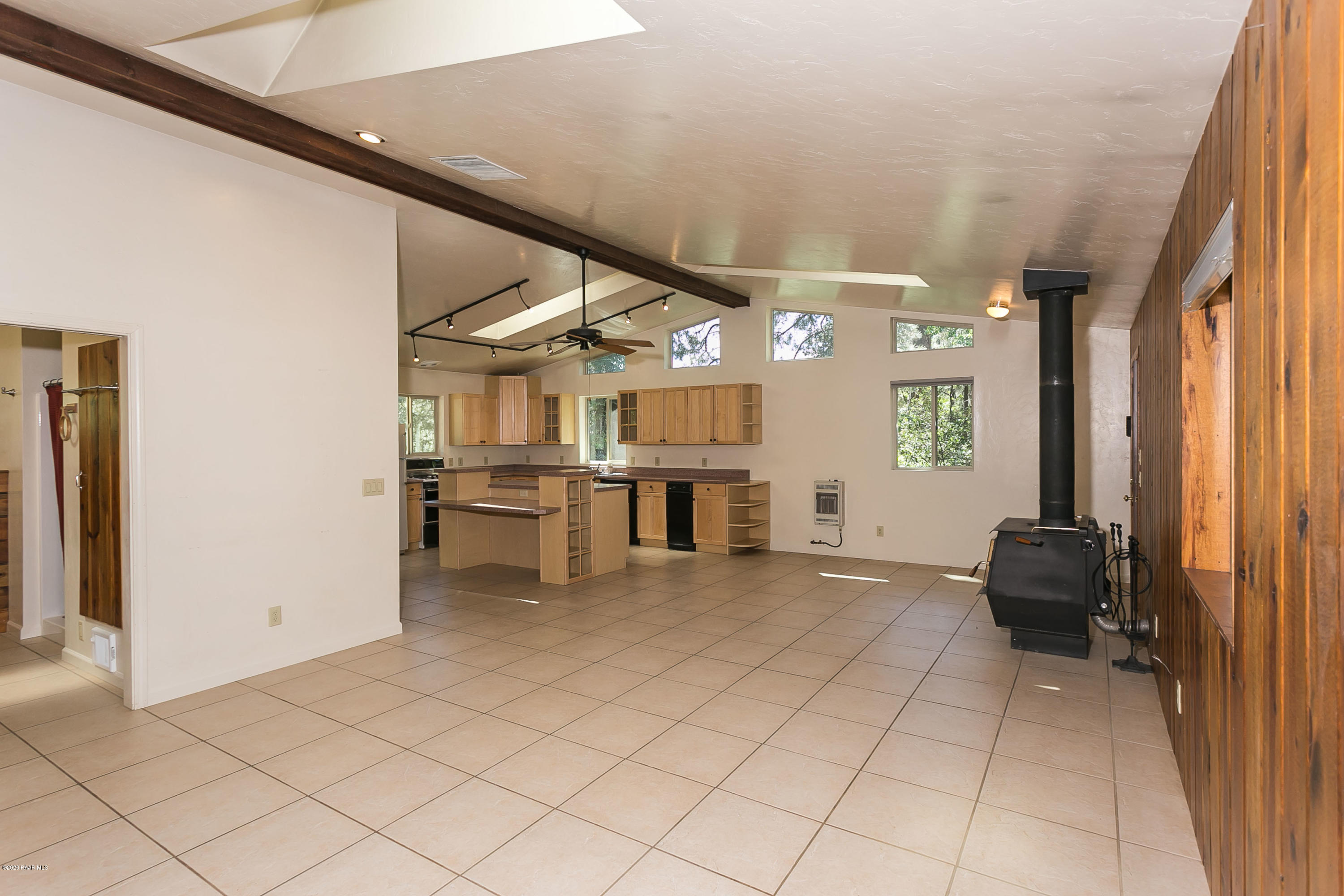 3565 East Sheldon Road Prescott, AZ 86303 - Photo 7 of 24 Great Room
