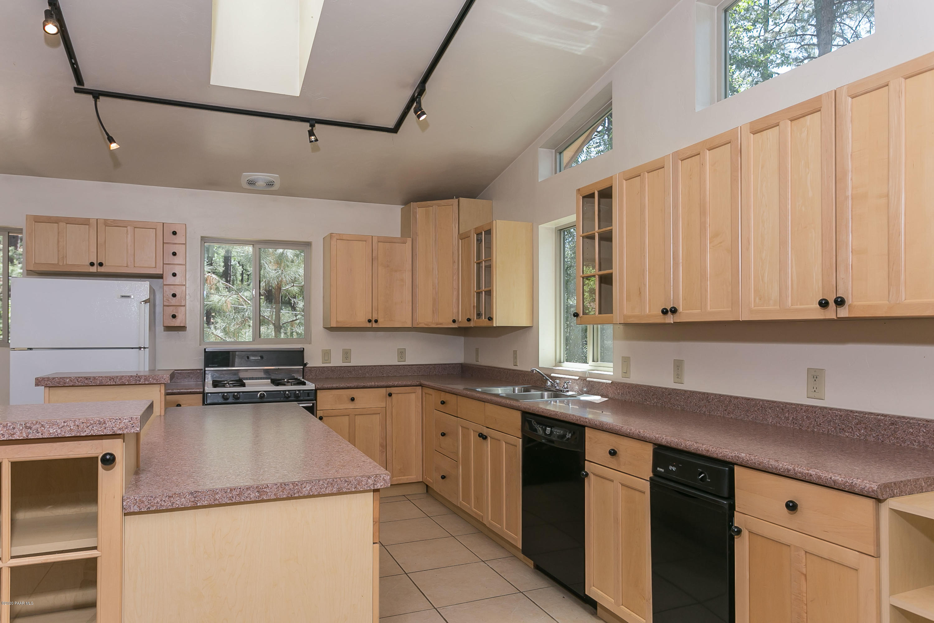 3565 East Sheldon Road Prescott, AZ 86303 - Photo 10 of 24 Kitchen