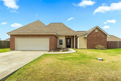 $235,000 | 104 Maple Street, Iowa, LA 70647