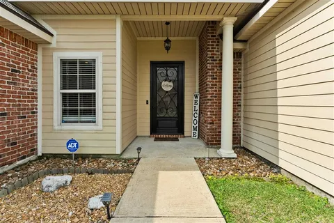 $235,000 | 104 Maple Street, Iowa, LA 70647