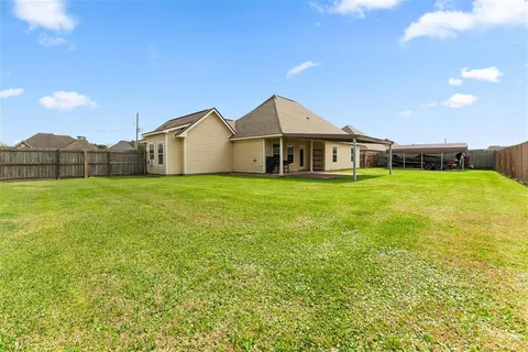 $235,000 | 104 Maple Street, Iowa, LA 70647