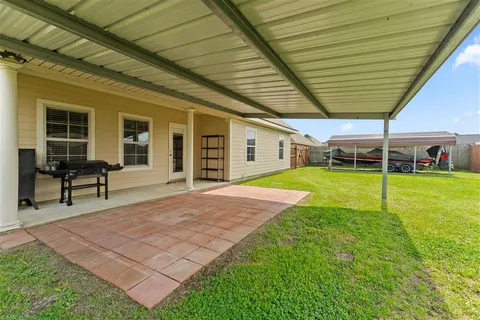 $235,000 | 104 Maple Street, Iowa, LA 70647