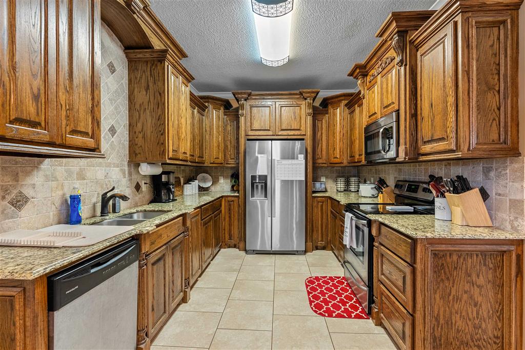 104 Maple Street Iowa, LA 70647 - Photo 7 of 24