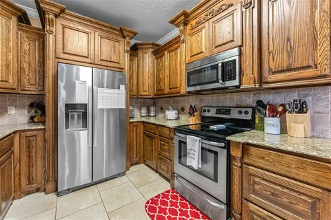 $235,000 | 104 Maple Street, Iowa, LA 70647