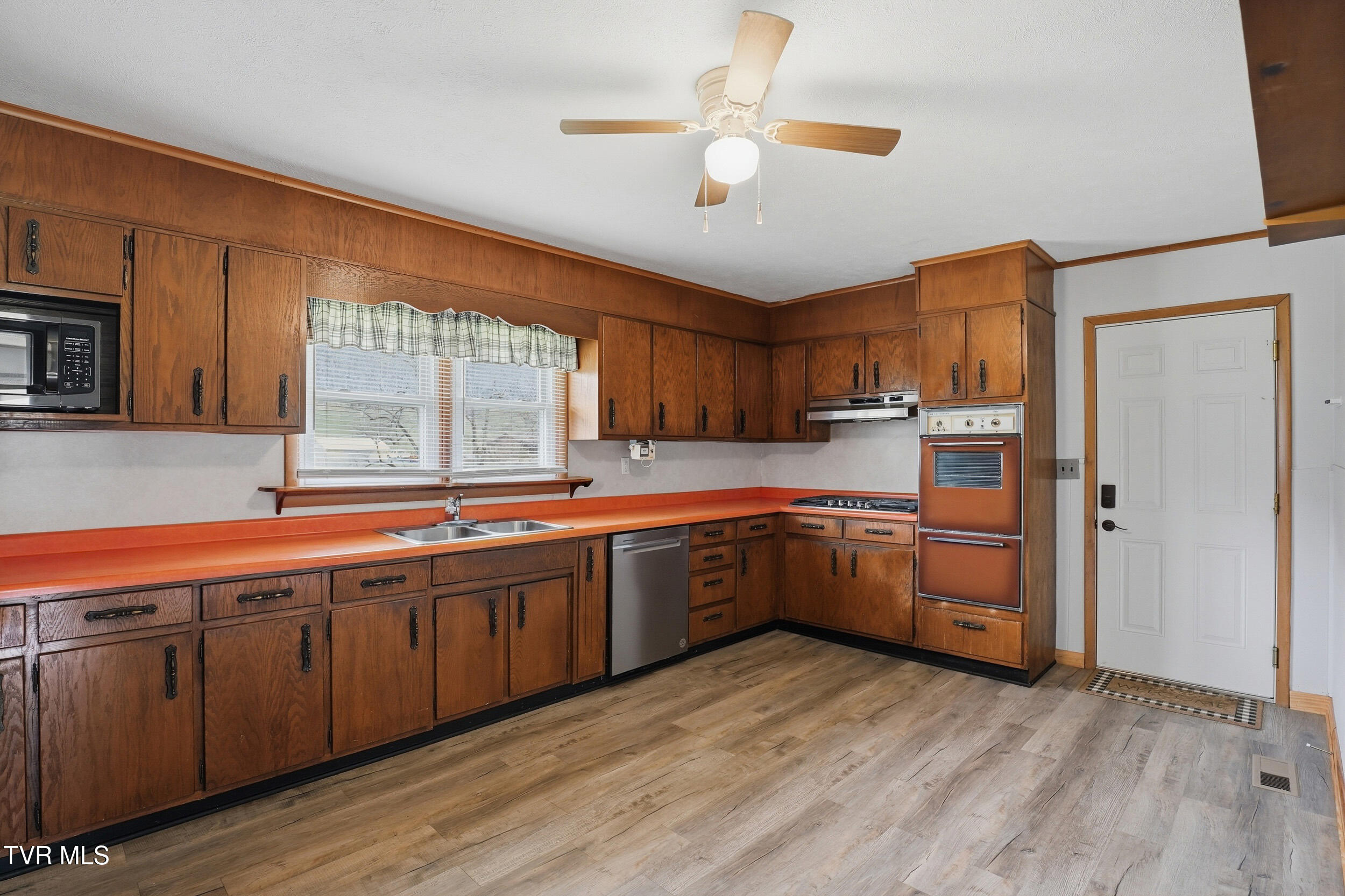 802 Stanley Valley Road Rogersville, TN 37857 - Photo 8 of 31 8_802 stanley valley rd-18