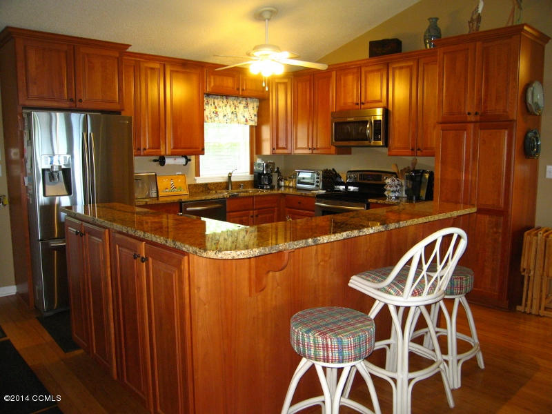 130 Thurman Road Beaufort, NC 28516 - Photo 13 of 49 Kitchen