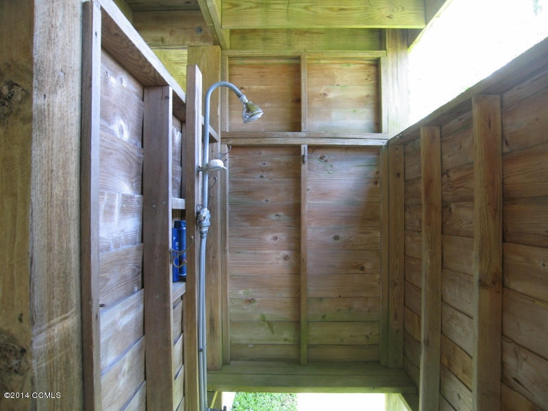 130 Thurman Road Beaufort, NC 28516 - Photo 24 of 49 Exterior Shower