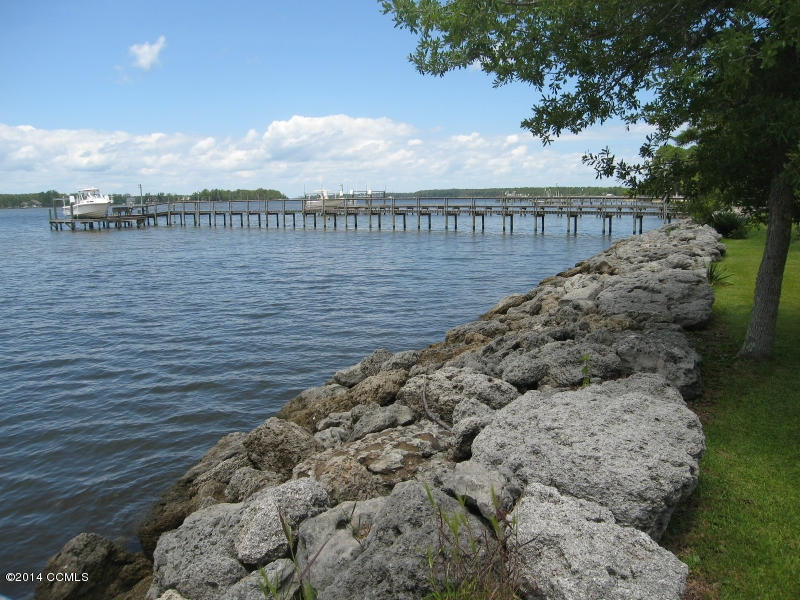130 Thurman Road Beaufort, NC 28516 - Photo 34 of 49 Waterfront - Bulkhead