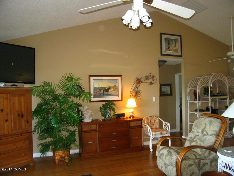 130 Thurman Road Beaufort, NC 28516 - Photo 46 of 49 Living Area