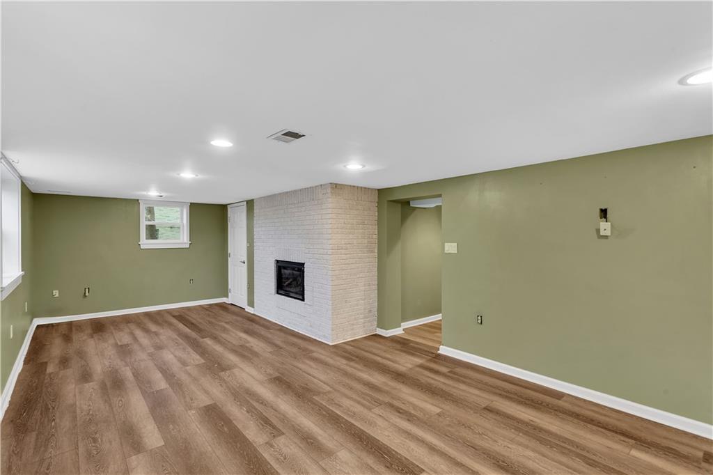 138 Sunset Lane Aliquippa, PA 15001 - Photo 23 of 31 a view of livingroom with window