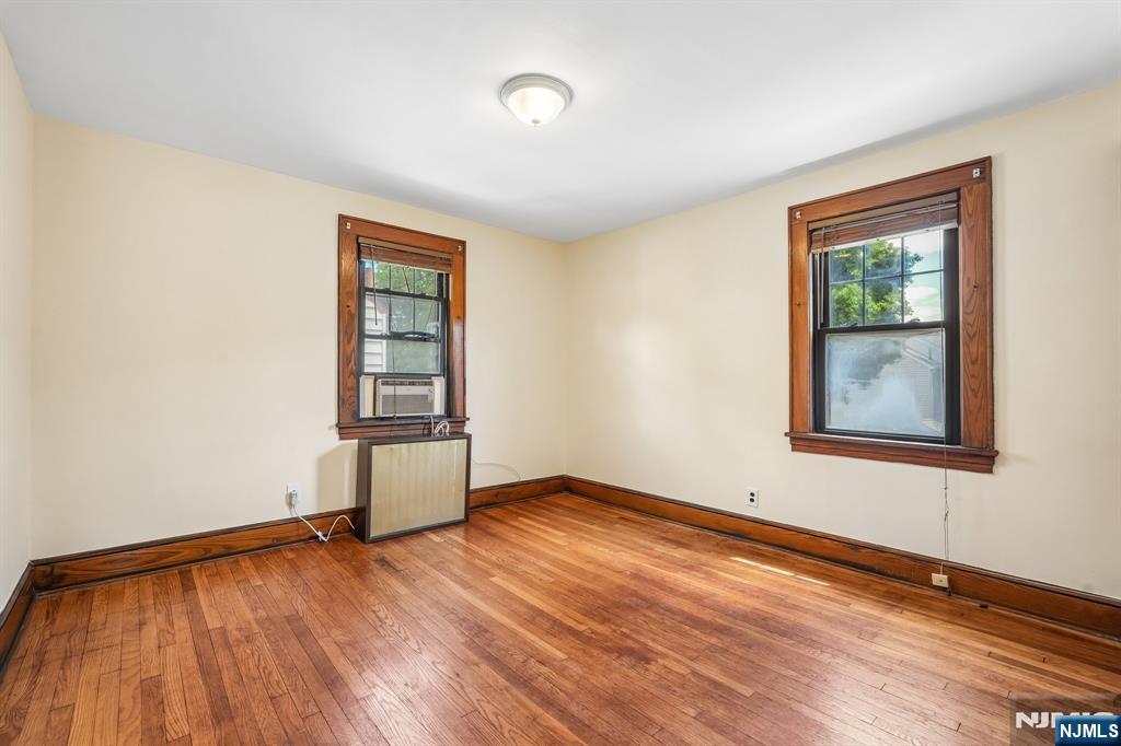 21 Ferncliff Road Bloomfield, NJ 07003 - Photo 18 of 46