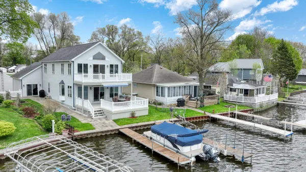 $599,000 | 217 North Lakeside Drive, Michigan Center, MI 49254