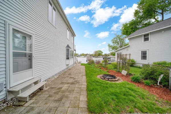 $599,000 | 217 North Lakeside Drive, Michigan Center, MI 49254