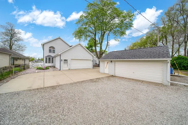 $599,000 | 217 North Lakeside Drive, Michigan Center, MI 49254