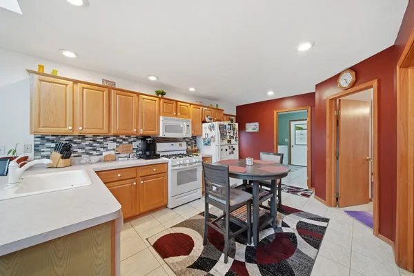 $599,000 | 217 North Lakeside Drive, Michigan Center, MI 49254