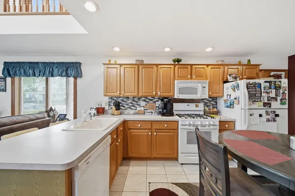 $599,000 | 217 North Lakeside Drive, Michigan Center, MI 49254