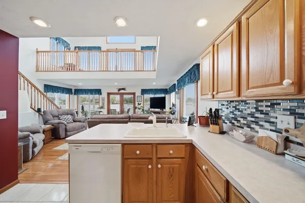 $599,000 | 217 North Lakeside Drive, Michigan Center, MI 49254