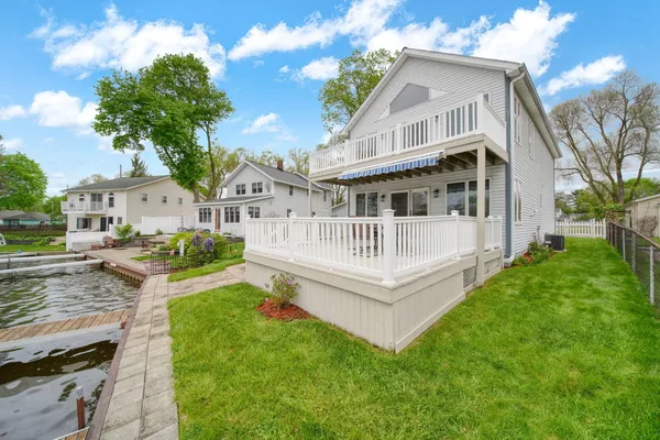 $599,000 | 217 North Lakeside Drive, Michigan Center, MI 49254