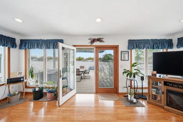 $599,000 | 217 North Lakeside Drive, Michigan Center, MI 49254