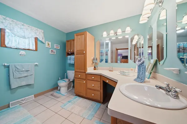 $599,000 | 217 North Lakeside Drive, Michigan Center, MI 49254