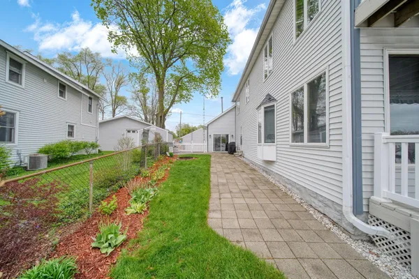 $599,000 | 217 North Lakeside Drive, Michigan Center, MI 49254