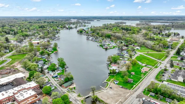 $599,000 | 217 North Lakeside Drive, Michigan Center, MI 49254