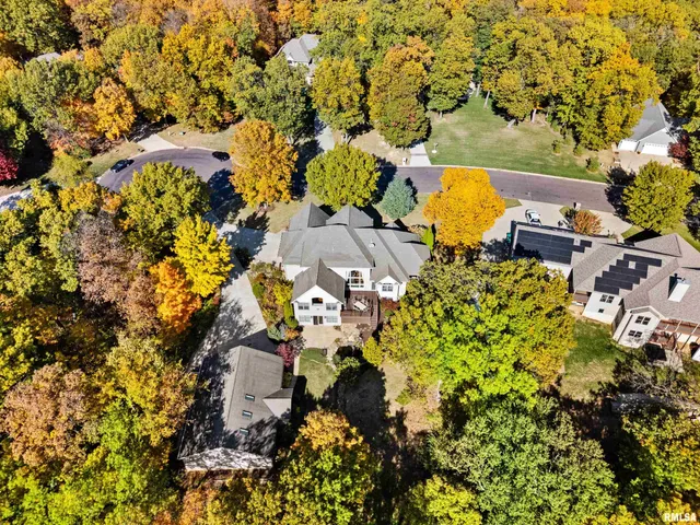 $865,000 | 215 Surrey Lane, East Peoria, IL 61611