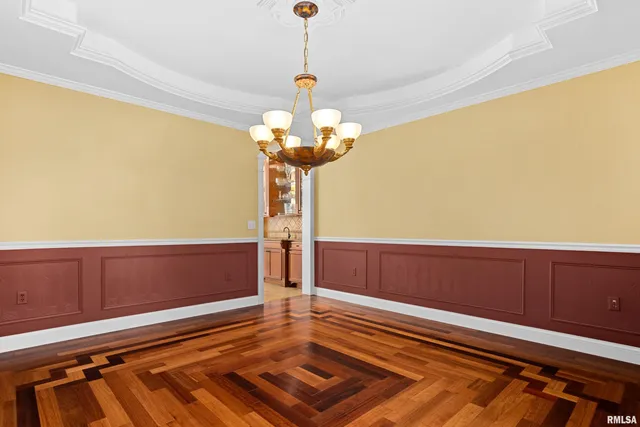 $865,000 | 215 Surrey Lane, East Peoria, IL 61611