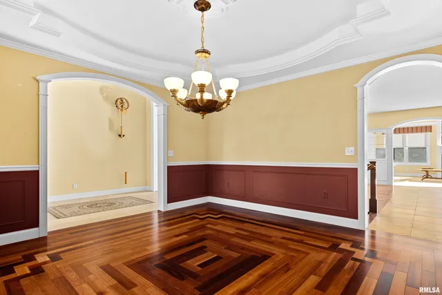 $865,000 | 215 Surrey Lane, East Peoria, IL 61611