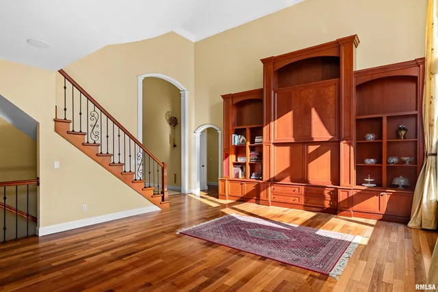 $865,000 | 215 Surrey Lane, East Peoria, IL 61611