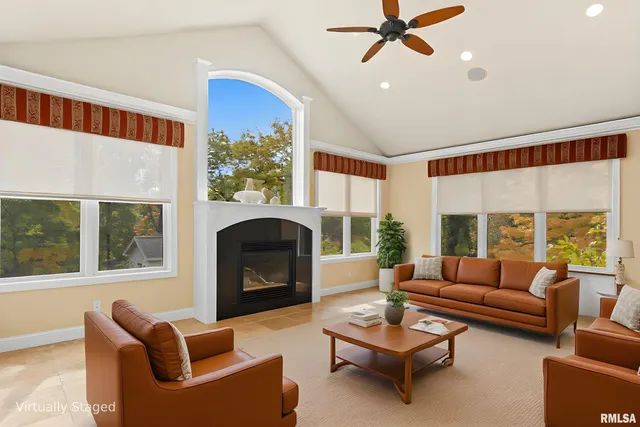 $865,000 | 215 Surrey Lane, East Peoria, IL 61611