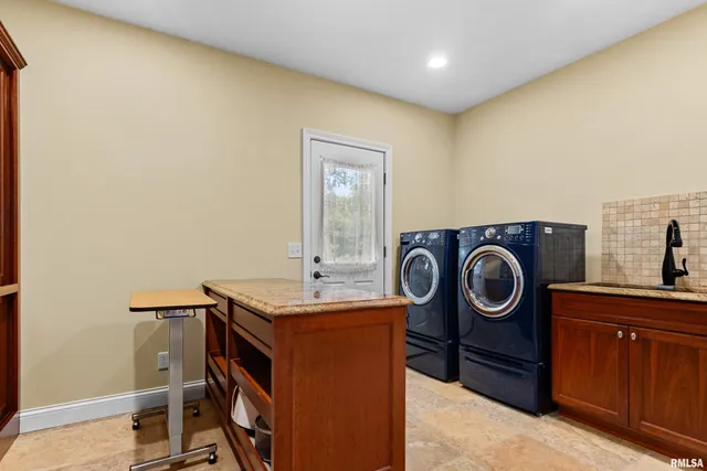 $865,000 | 215 Surrey Lane, East Peoria, IL 61611