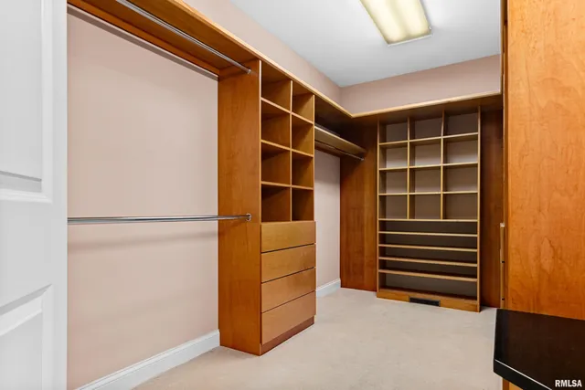 $865,000 | 215 Surrey Lane, East Peoria, IL 61611