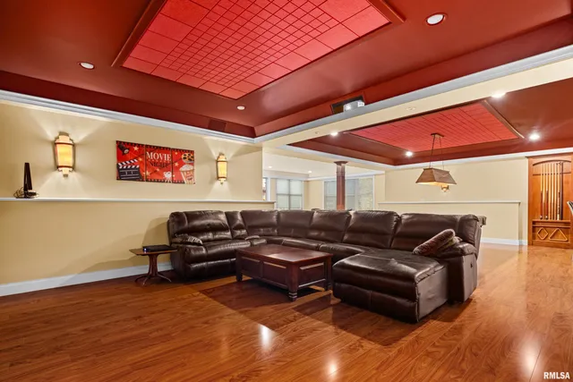 $865,000 | 215 Surrey Lane, East Peoria, IL 61611