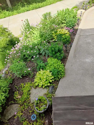 $865,000 | 215 Surrey Lane, East Peoria, IL 61611