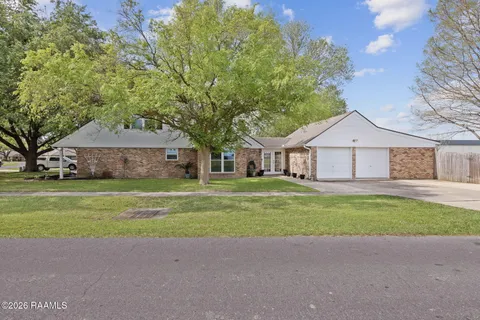 $300,000 | 100 Presbytere Parkway, Lafayette, LA 70503