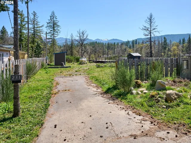 $179,900 | 231 Dogwood Drive, Gates, OR 97346