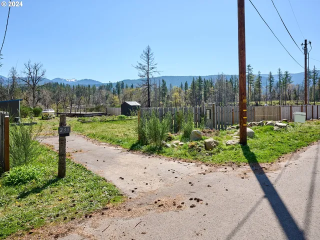 $179,900 | 231 Dogwood Drive, Gates, OR 97346