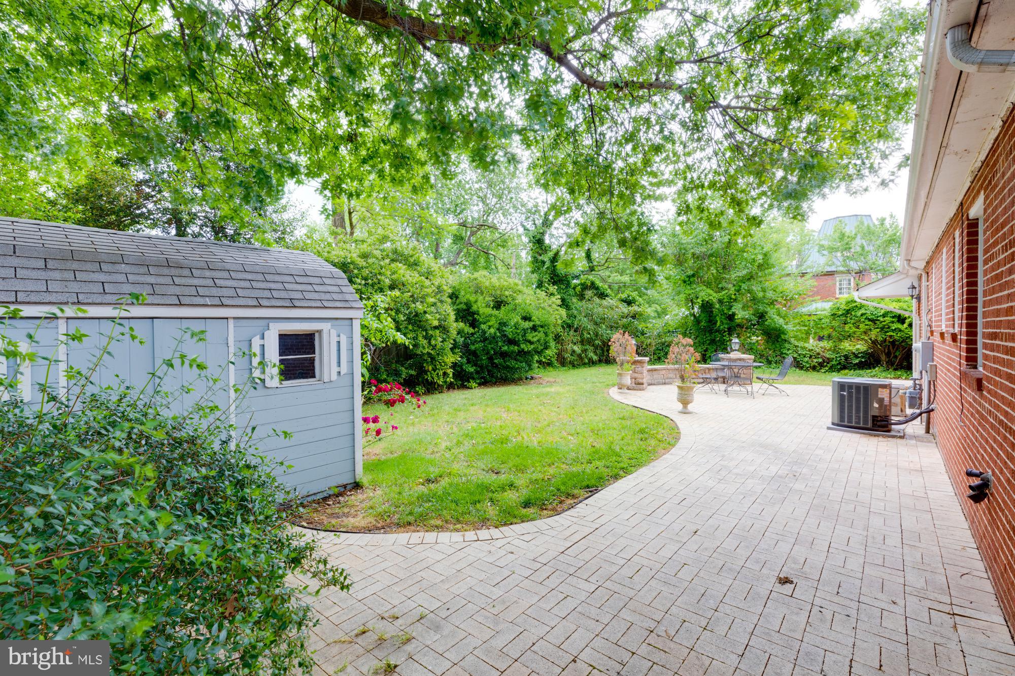 1947 South Arlington Ridge Road Arlington, VA 22202 - Photo 21 of 27