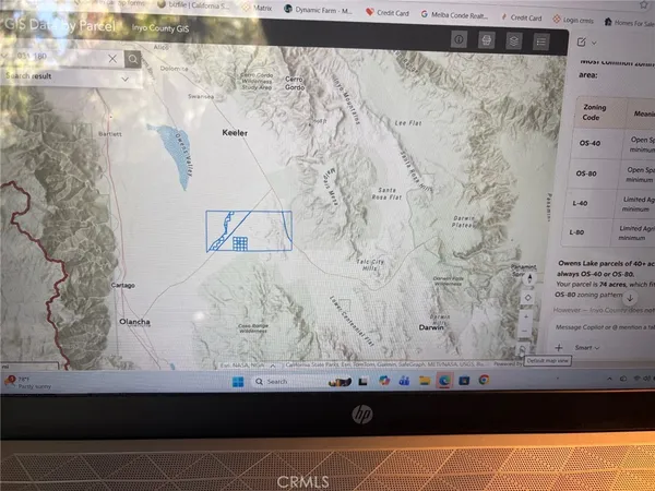 a view of a black and white wall